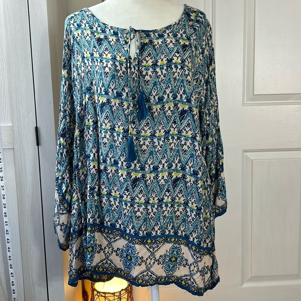 Lucy & Laurel Blue Green Beige Keyhole with Tassel Blouse Sz 2X
